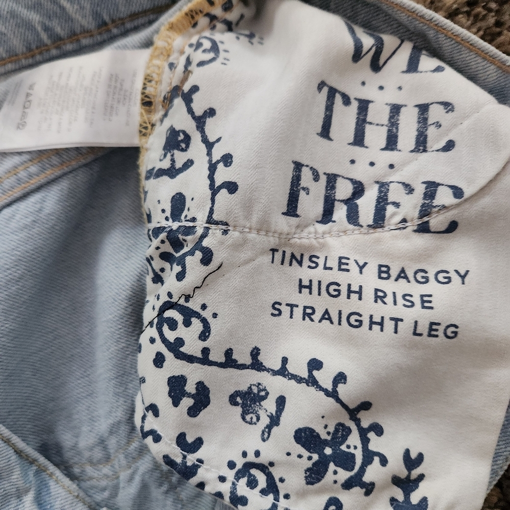 Free People We The Free Tinsley Baggy Ripped Boyfriend Jeans - Light Wash - Picture 10 of 14